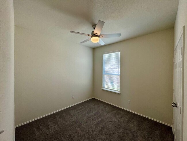 Building Photo - 546 Pepperbark Loop