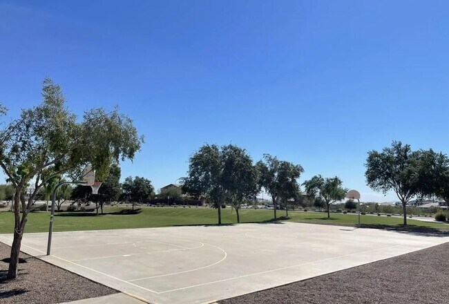 Building Photo - 2022 Built Single-Level 4Bedrooms/3Baths Stunning Home!!