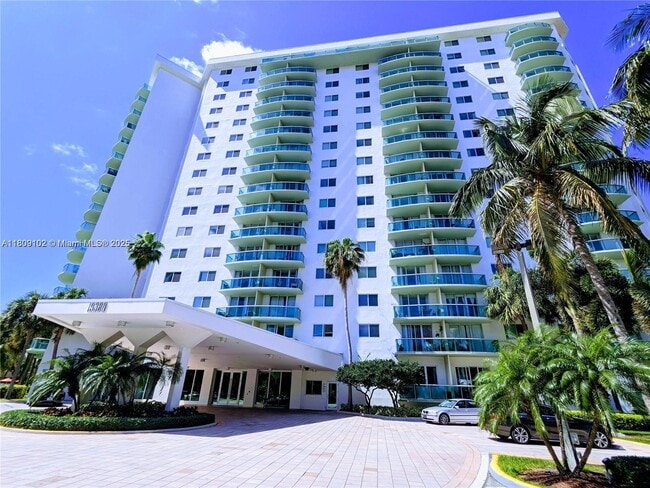 Primary Photo - 19380 Collins Ave