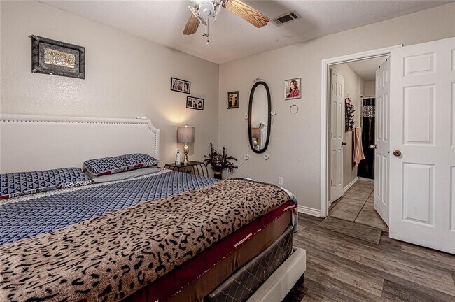 Building Photo - 110 Sendero Dr
