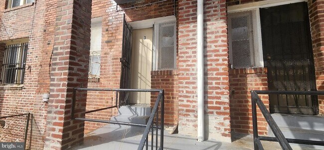 Building Photo - 2017 I St NE