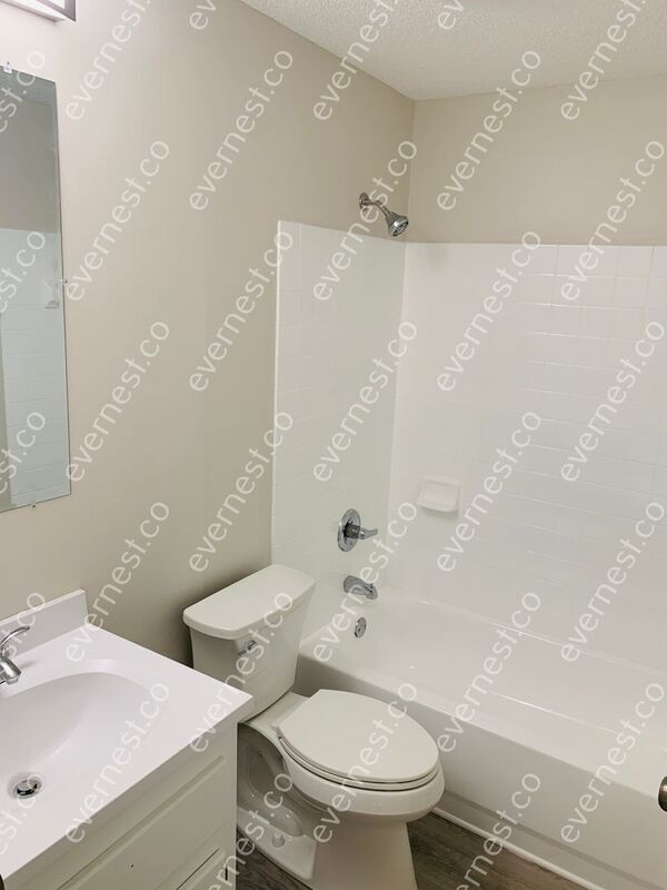 Building Photo - 213 Alpine Dr