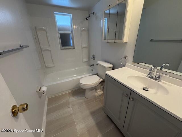 Building Photo - 649 School St