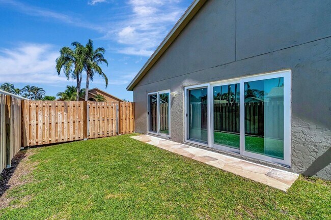 Building Photo - Waterway Cove