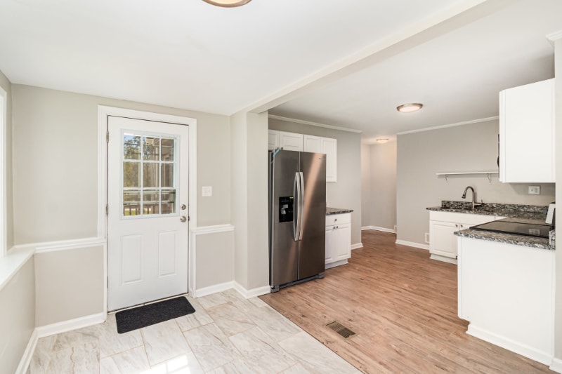 Building Photo - 6416 Walnut Dr