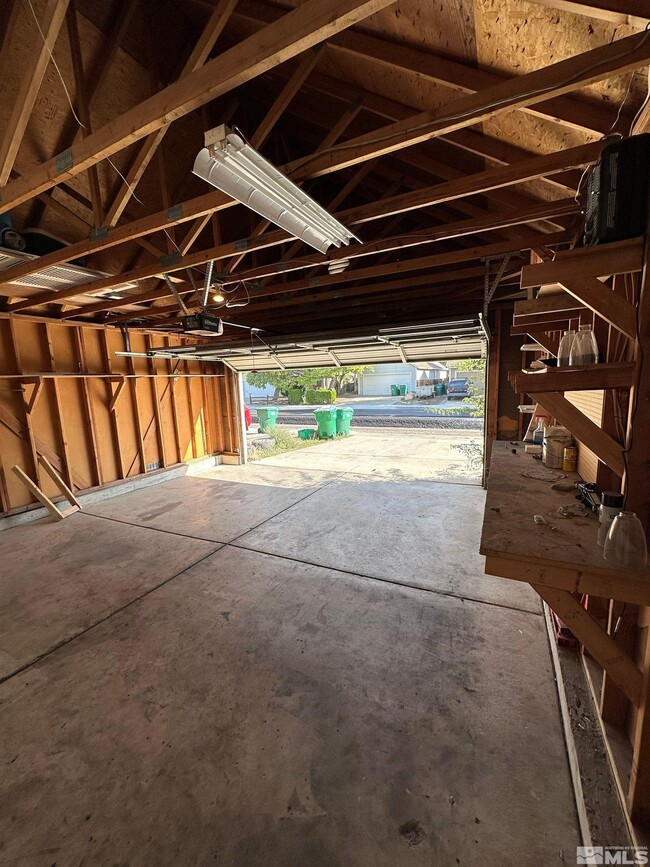 Building Photo - 1841 Burnside Dr