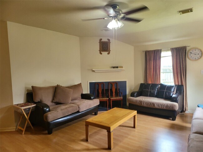 Building Photo - 17314 Glenmorris Dr