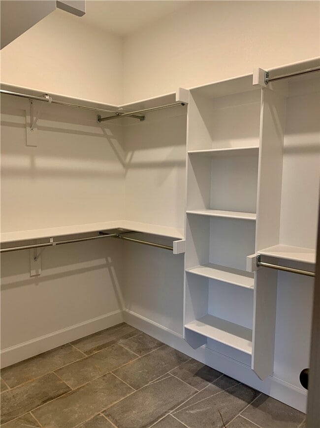 Building Photo - 1100 Tracey Ln