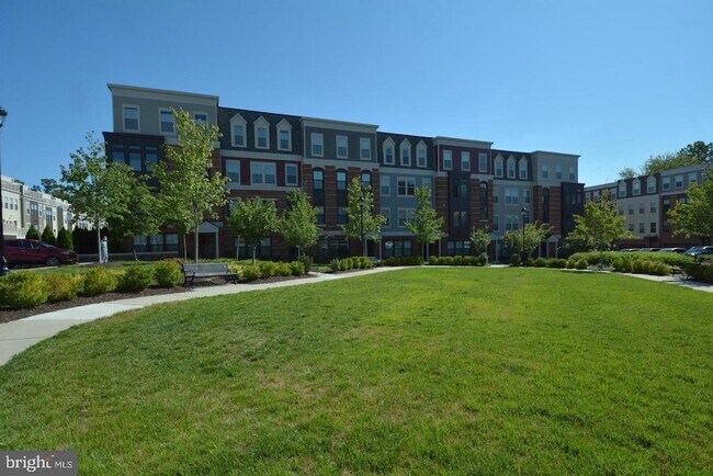 Building Photo - 3989 Norton Pl