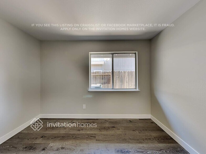 Building Photo - 8250 Lonely Hill Way