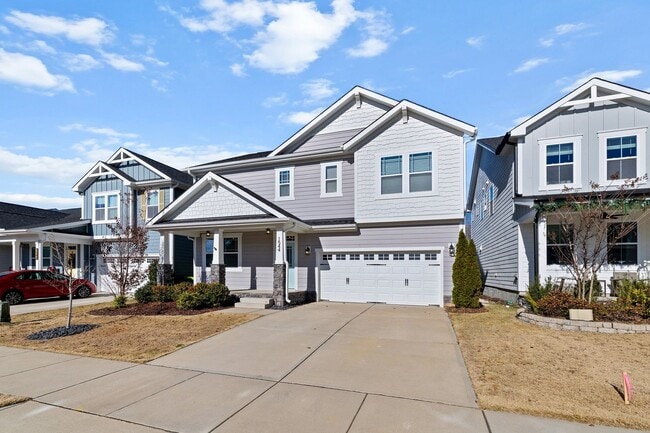 Building Photo - **Beautiful Wendell Home 3/2.5 W/ Fenced in Yard**