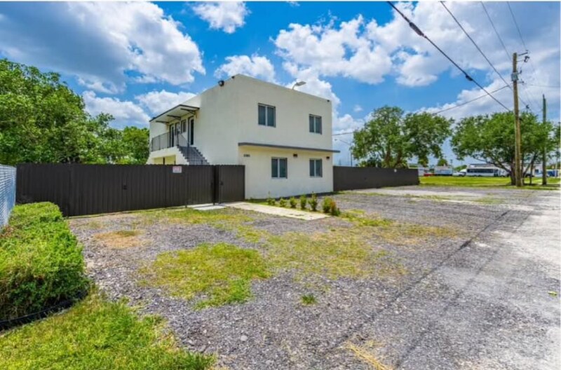 Building Photo - 21845 Goulds Ave