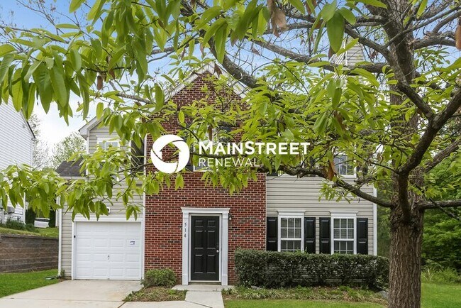 Building Photo - 4 Bedroom Pet-Friendly Home in CHARLOTTE, NC with Main Street Renewal