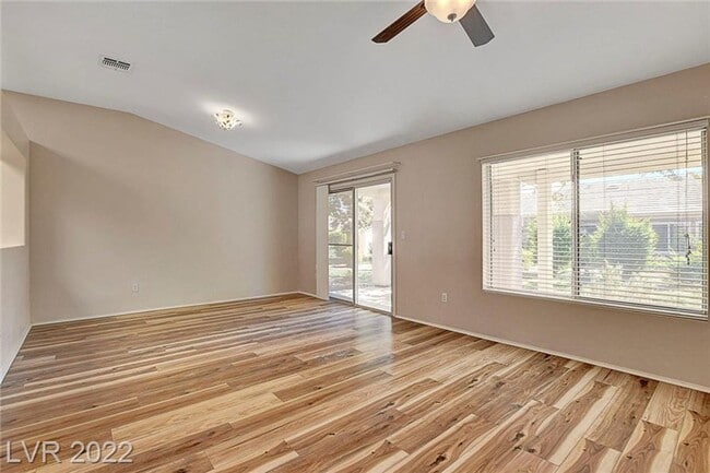 Building Photo - Turnkey 55+ Townhome in Sun City MacDonald...