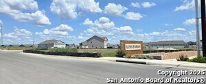 Primary Photo - 1635 Knoll Rdg