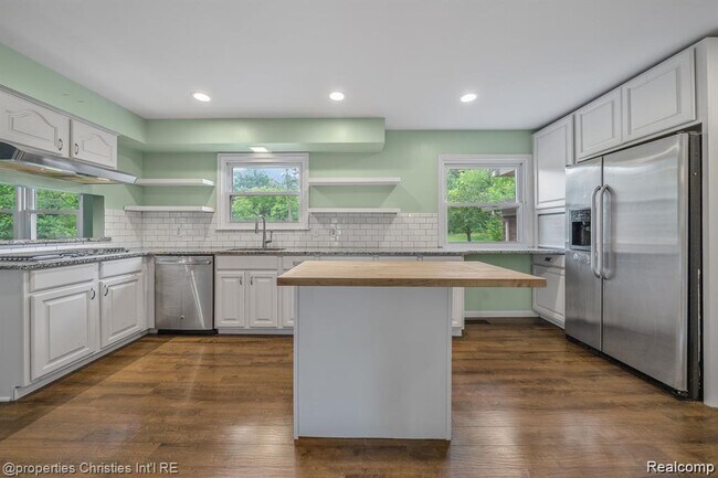 Building Photo - 126 Orchardale Dr