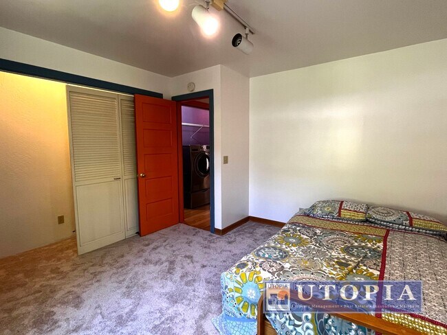 Building Photo - Beautiful, custom finished home in Aptos, ...