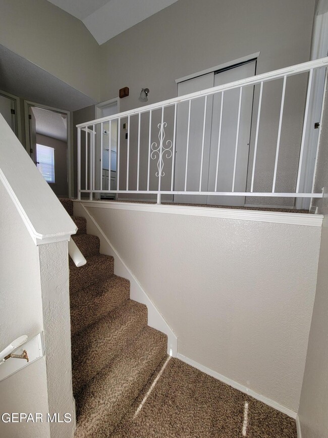 Building Photo - 3200 Mountain Ridge Dr