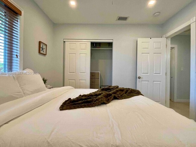 Building Photo - 601 NW 116th St