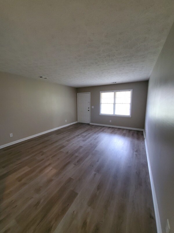 Building Photo - 245 Kimberly Way SW