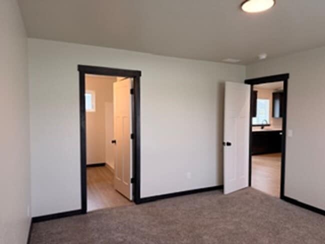 Building Photo - 12037 N Lennon Ln