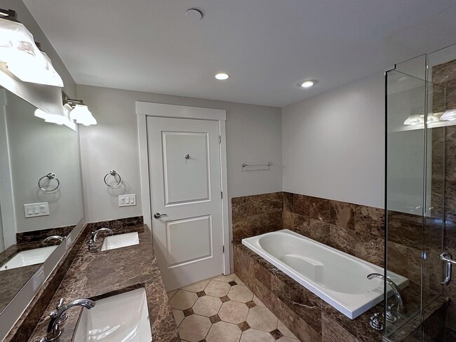 Building Photo - 7220 W Bonfils Pl