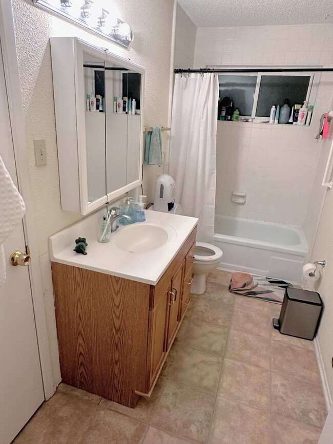 Building Photo - Charming 2BR Townhome in NW Houston