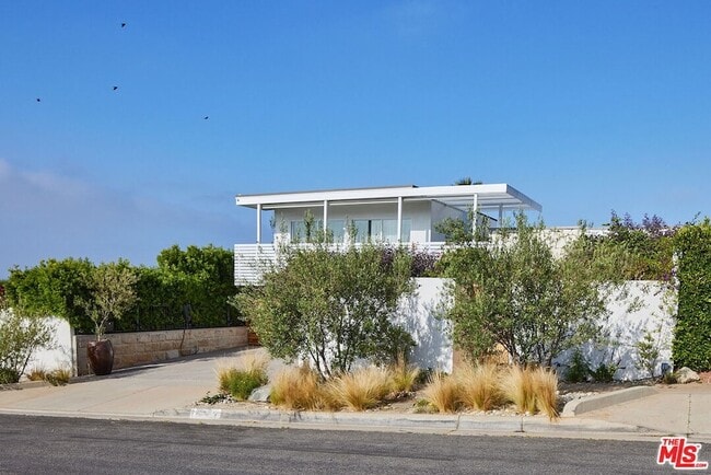 Building Photo - 3817 Surfwood Rd