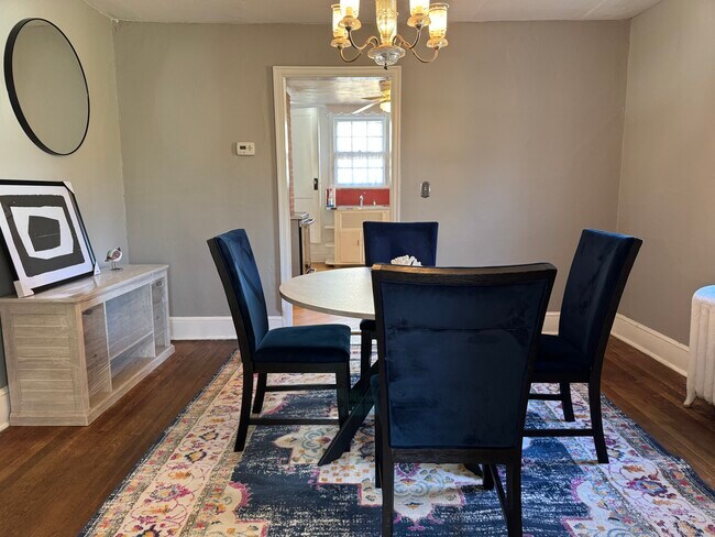 Building Photo - 15 W Parish Rd