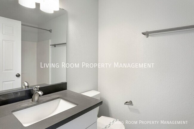 Building Photo - 5232 SE 64th Ave