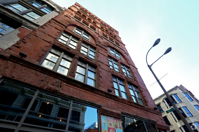 Building Photo - Bell Lofts