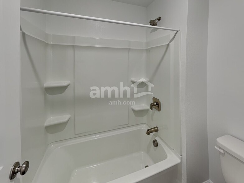 Building Photo - 14982 W 82nd Pl