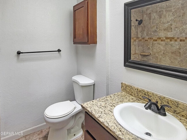 Building Photo - 1001 Shawnee Ln