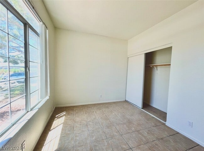 Building Photo - 2201 Ramsgate Dr