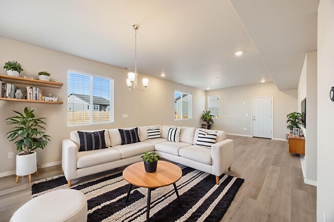 Building Photo - 10886 Rolling Peaks Dr