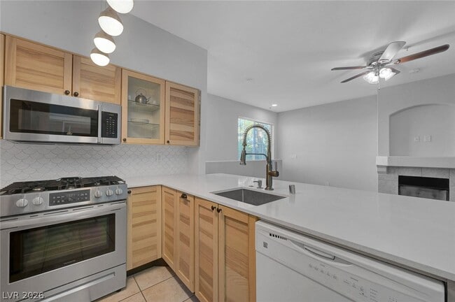 Building Photo - 9050 W Warm Springs Rd