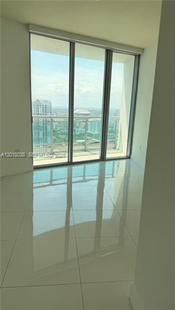Building Photo - 350 S Miami Ave