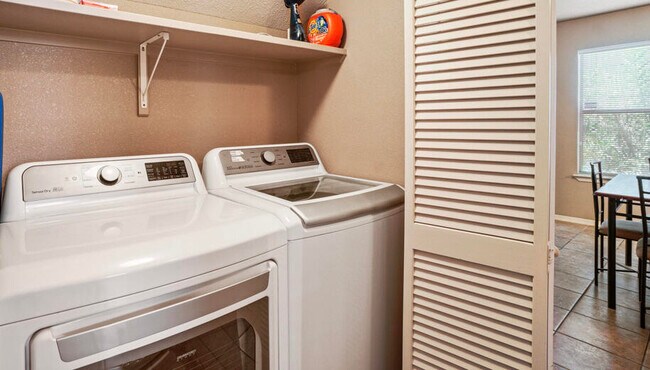 Building Photo - 5905 Redstone Mesa Ct