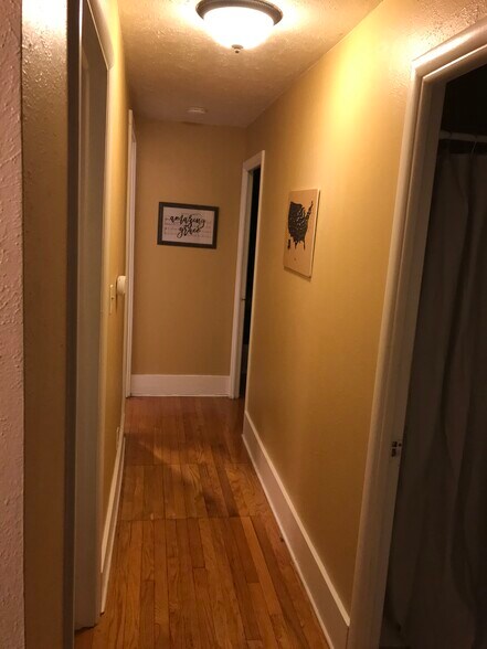Hallway - 4922 California St