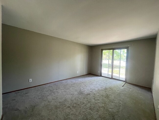 Building Photo - 6868-6870 Kathleen Ct