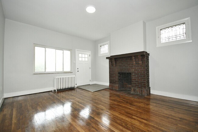 Building Photo - 7700 Francis