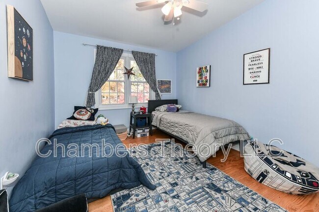 Building Photo - 3061 N Oakland St