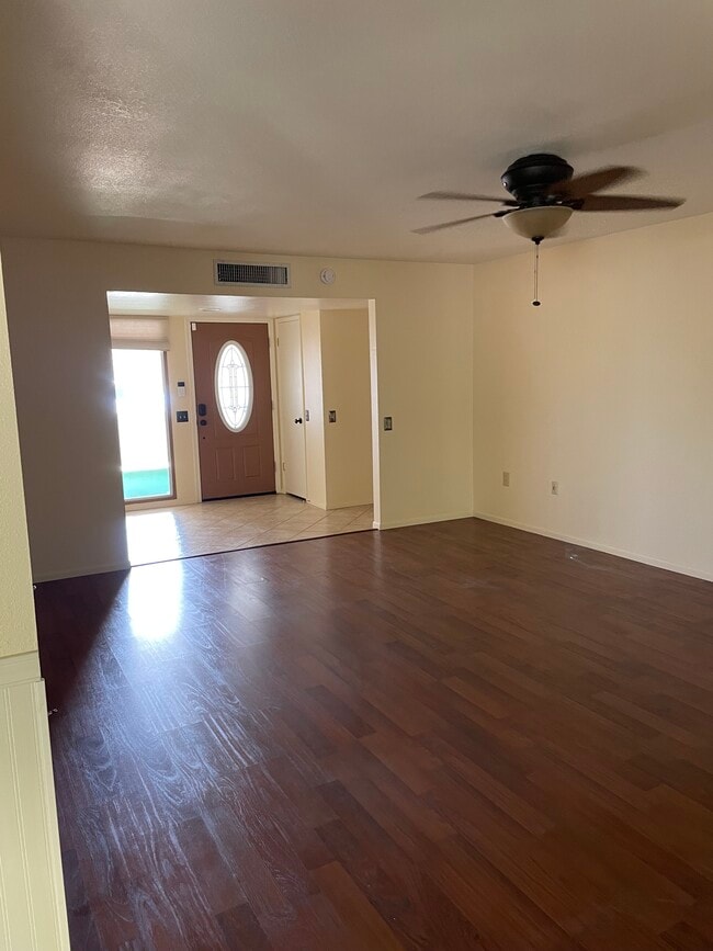 Building Photo - 17622 N Jasmine Dr