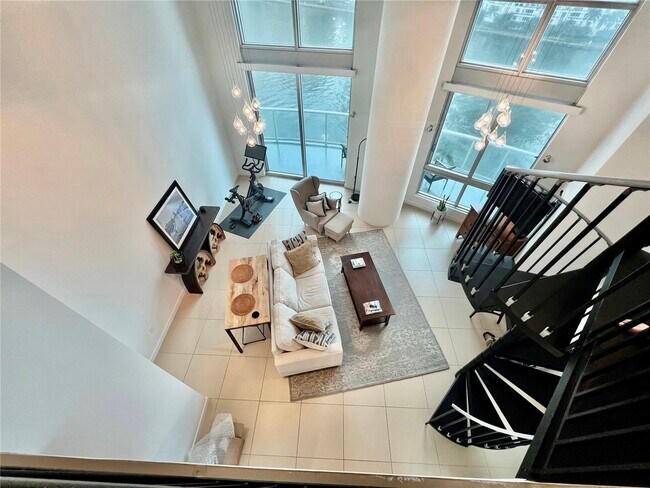 Primary Photo - 300 S Biscayne Blvd
