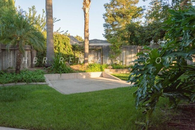 Building Photo - 1224 Crossroads Dr