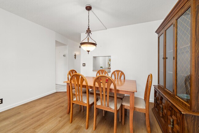 Building Photo - 230 NE 26th Ave