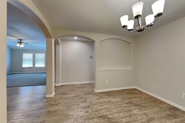 Building Photo - 22210 Summer Breeze Ln