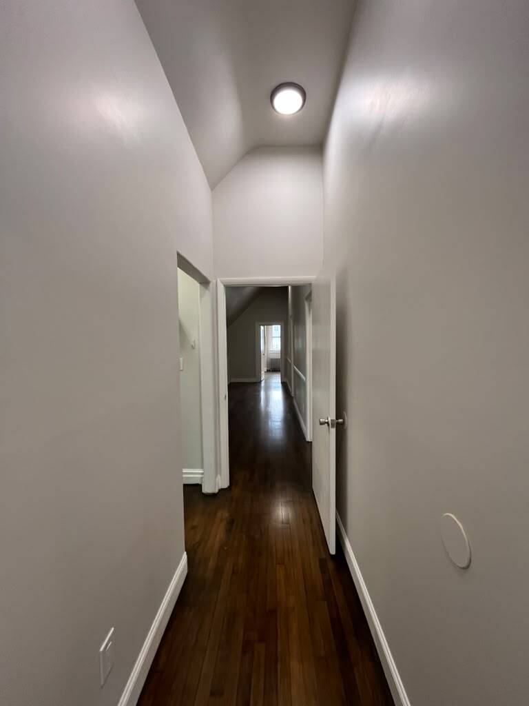 Building Photo - 735 Avenue C