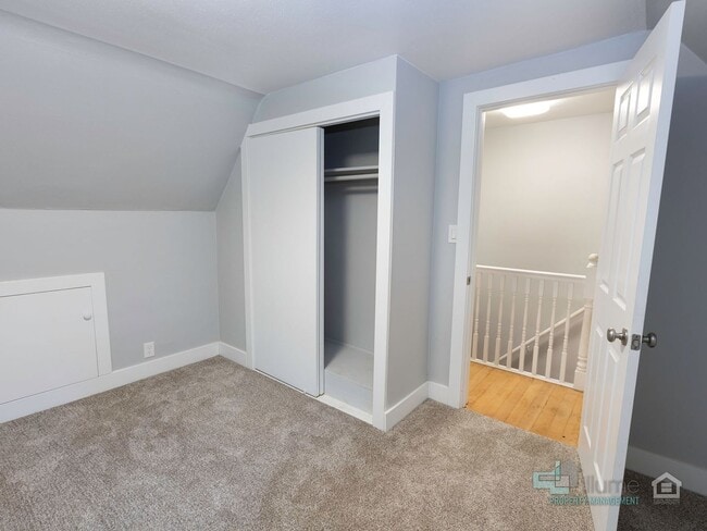 Building Photo - 3 Bedroom... Sweet Story-Book Mid-Century ...