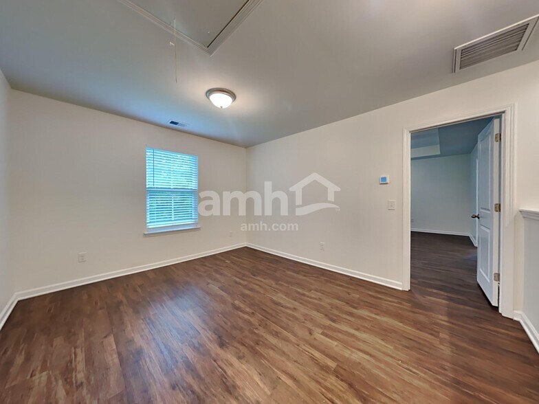 Building Photo - 1360 Hermitage Ln
